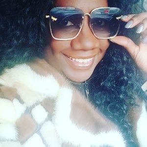 Meet your Posher, Kendra